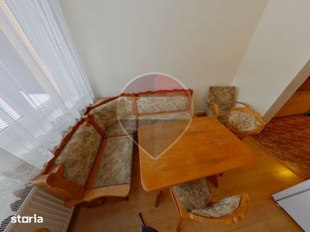 Casă / Vilă cu 8 camere de închiriat - Photo 2