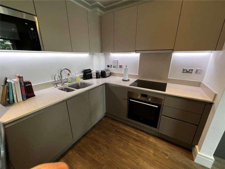 Acre Passage, Windsor, SL4 - Photo 5