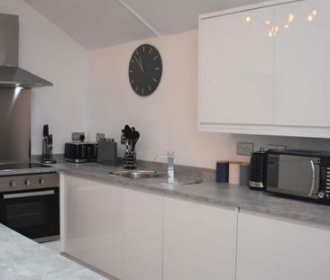 1 bedroom in a house share to rent - Photo 4