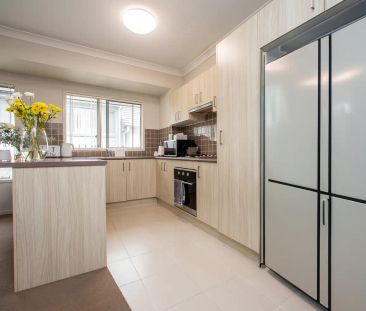 6/13 Jennie Cox Close, Erina NSW 2250 - Photo 4