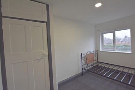 2 bedroom terraced house to rent - Photo 3