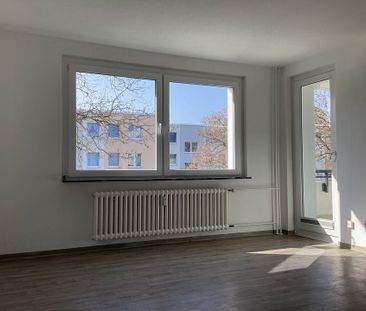 Helle 3-Zimmerwohnung mit Einbauküche und Balkon - Foto 6