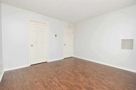 For Lease - 91 Aspen Springs Drive Unit# 304, Clarington, Ontario - Photo 4