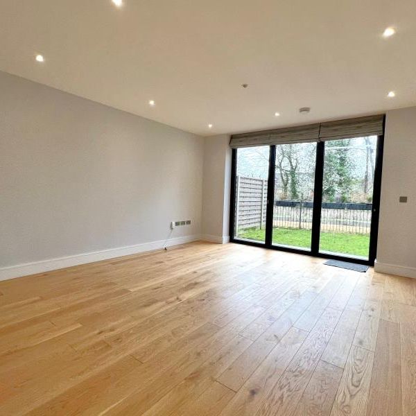 Canalside Mews, Woking - 4 bedrooms Property for lettings - Seymours - Photo 1