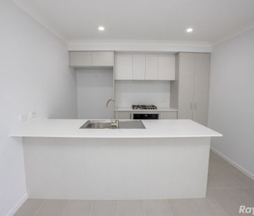 STUNNING 4-BEDROOM DUPLEX IN FORSTER!! - Photo 2