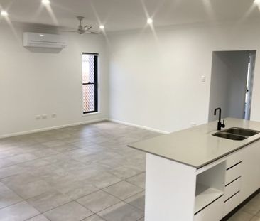 MODERN 4 BEDROOM HOME WITH SPACIOUS YARD AND AIR-CONDITIONING - Photo 3