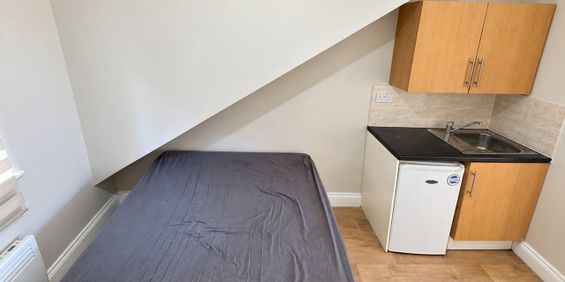 Studio Flat, Verdant Lane, SE6 - Photo 3