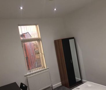 4 bedroom house share to rent - Photo 3