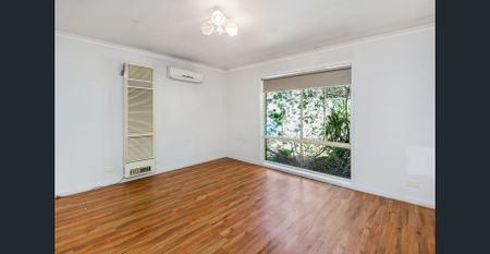 Cosy Three Bedroom Home - Photo 2