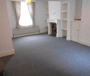 2 bed Terraced - To Let - Photo 4
