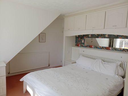 Halliwick Gardens, Felpham - Photo 2