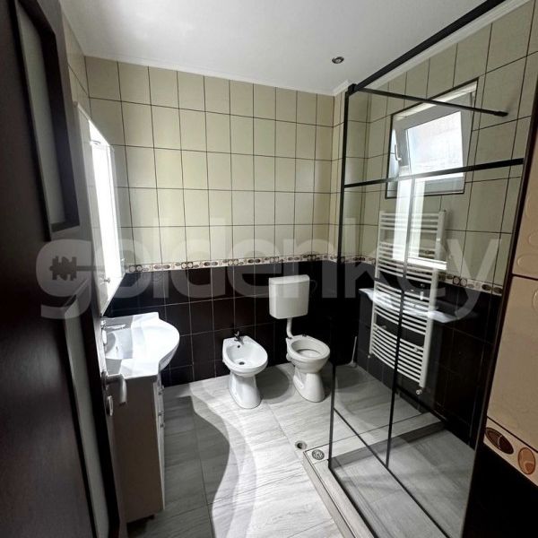 Vilă cu 4 camere potrivita pentru birouri | ID:142459 - Photo 1