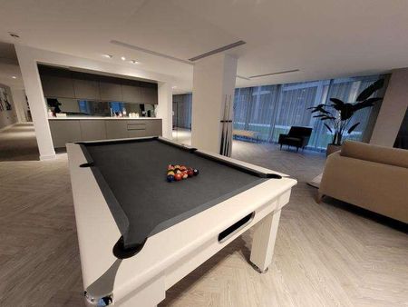 Local Crescent, Salford, M5 - Photo 2