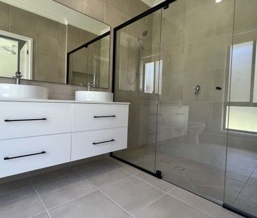 Brand New large 4 Bedroom House in The Village, Jimboomba. - Photo 6