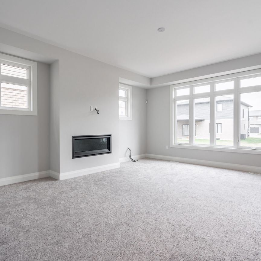 For Lease - 7482 Sherrilee Crescent, Niagara Falls, Ontario - Photo 1