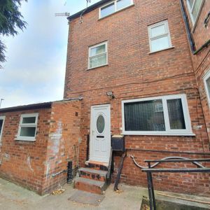 25 Peel Grove, Manchester, M12 - Photo 2