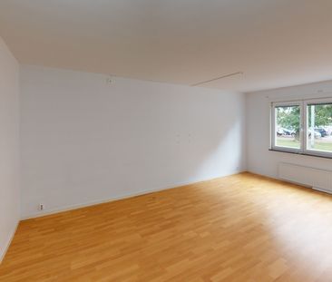 Västra Åsgatan, Eskilstuna - Photo 3