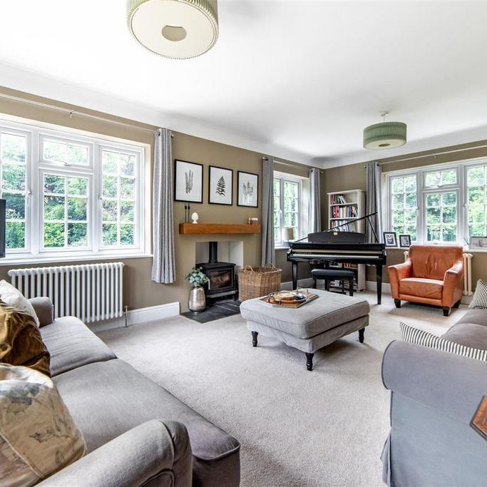 5 bedroom detached house to rent - Photo 1
