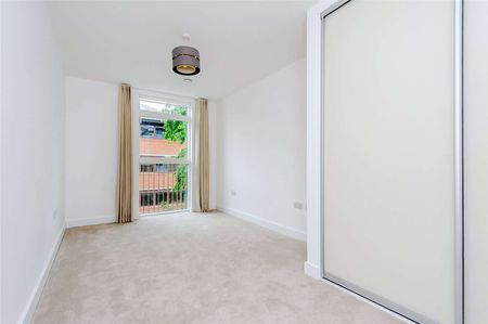 A modern two bedroom apartment - Photo 3