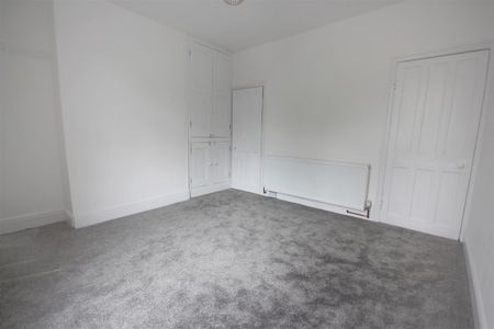 3 Bedroom House - Terraced To Let - Photo 4