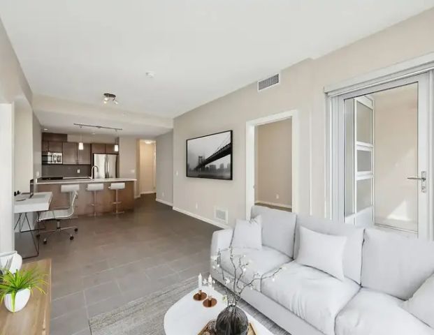 Bright/Spacious 2 Bed / 2 Bath Downtown Condo | 1008 - 211 13 Ave SE, Calgary - Photo 1