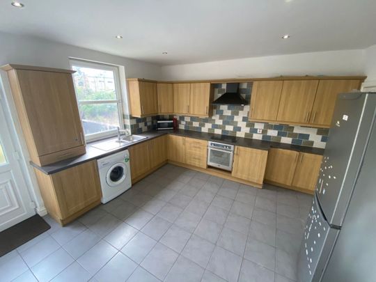 3 bed Terraced - To Let - Photo 1