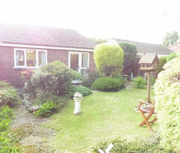 2 bedroom semi-detached bungalow to rent - Photo 2