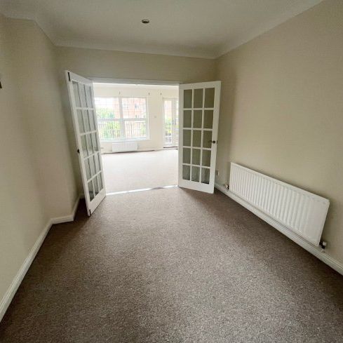 Ventry Close, Branksome Park - Photo 1