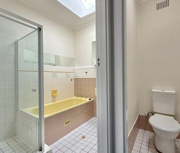 Central Convenience - Photo 2