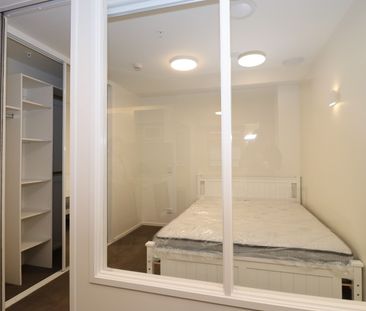 Fully Furnished 2 Bedrooms Apartment with 1 car park in CBD - Photo 3