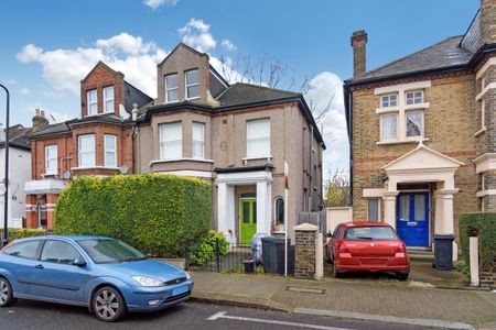 Barrow Road, Streatham, London, Greater London - Photo 2