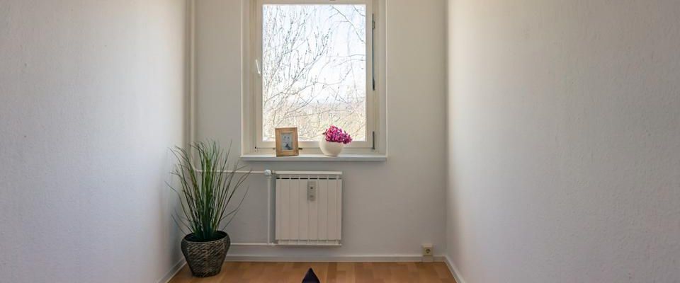 Ruhig gelegene 3-Raum-Wohnung mit Einbauküche - Photo 1