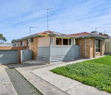THREE BEDROOM FAMILY HOME WITH EXTRA LARGE GARAGE - Photo 6