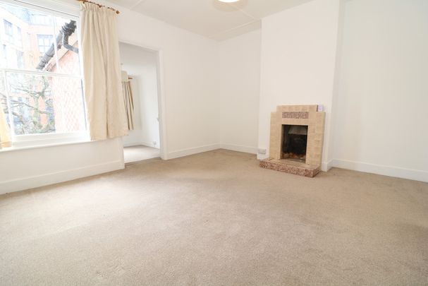 Lincoln Road, Dorking - 3 bedrooms Property for lettings - Seymours - Photo 1