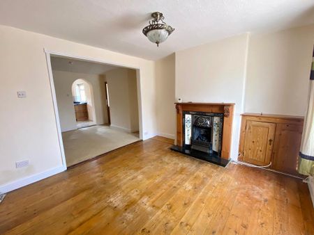 3 bedroom semi-detached house to rent - Photo 2