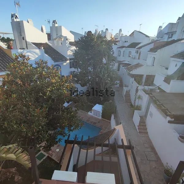 Alquiler de chalet adosado en Urbanización Altos del Rodeo s/n - Photo 1