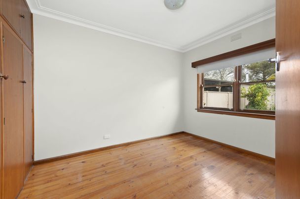 17 White Avenue, Wendouree Vic 3355 - Photo 1