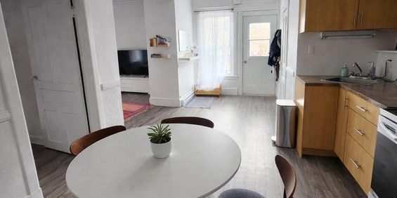 Immeuble - 842 à 860 Short 3 Et Demi à Louer - Près De L'université De Sherbrooke - Photo 3