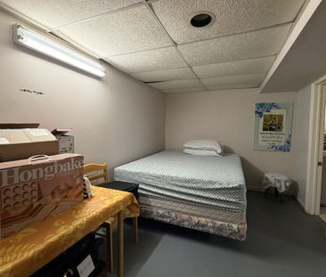 For Lease - 17 Brisbourne Grove, Toronto, Ontario - Photo 5