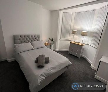 1 bedroom in a house share to rent - Photo 2