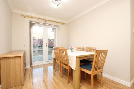 4 bedroom terraced house to rent - Photo 3