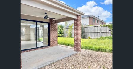 Close To Shops, Trains & Schools! - Photo 4