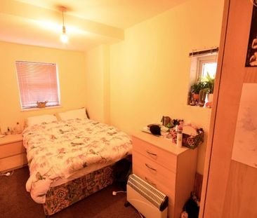 7 Bed - Grosvenor Road, Jesmond - Photo 6