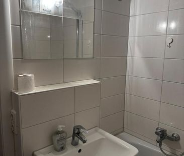 1-Zi.-Helle-Wohnung, teilmöbliert, sucht Handwerker-Nachmieter - Photo 1