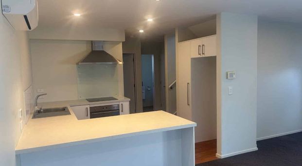 Three bedroom townhouse on popular Peterborough st City Centre - Photo 1