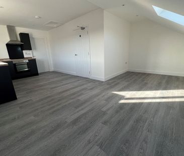 Avenue Road - Photo 2