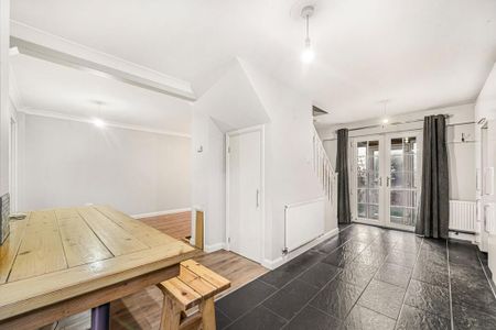 3 bedroom terraced house to rent - Photo 3