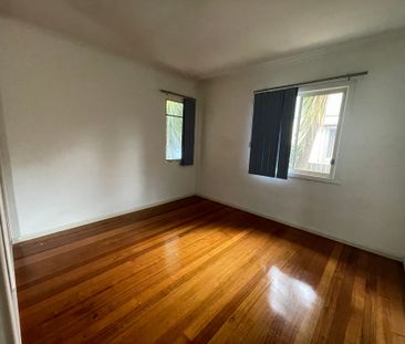 Family Home - Photo 5