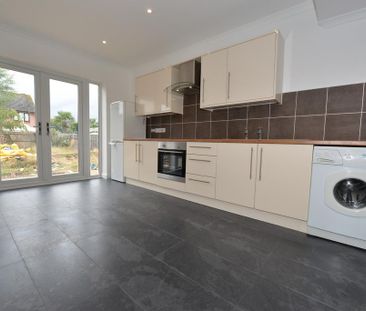 4 bedroom bungalow to rent - Photo 6