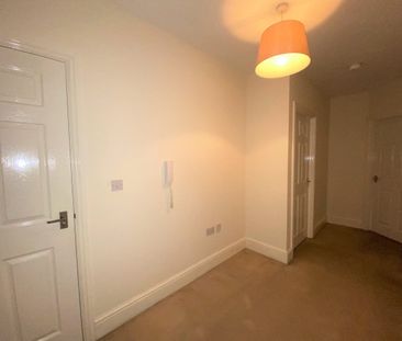 2 Bed Unfurnished Apartment - Photo 4